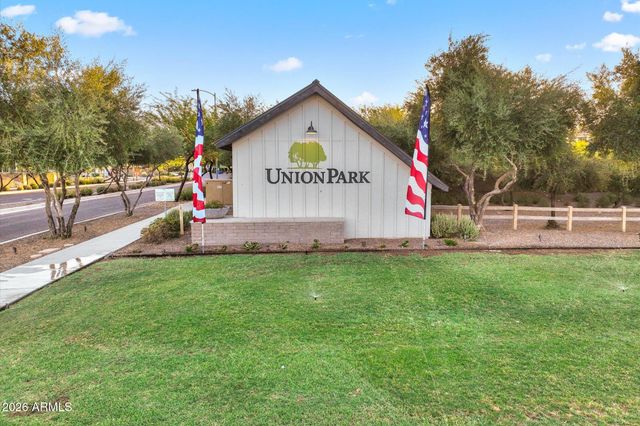 1949 W KINFIELD Trail, Phoenix, AZ 85085