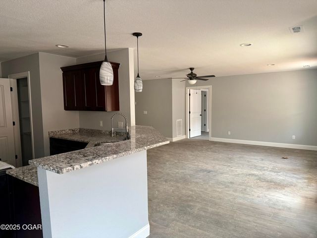 1204 Justin's Trail Road, Neosho, MO 64850