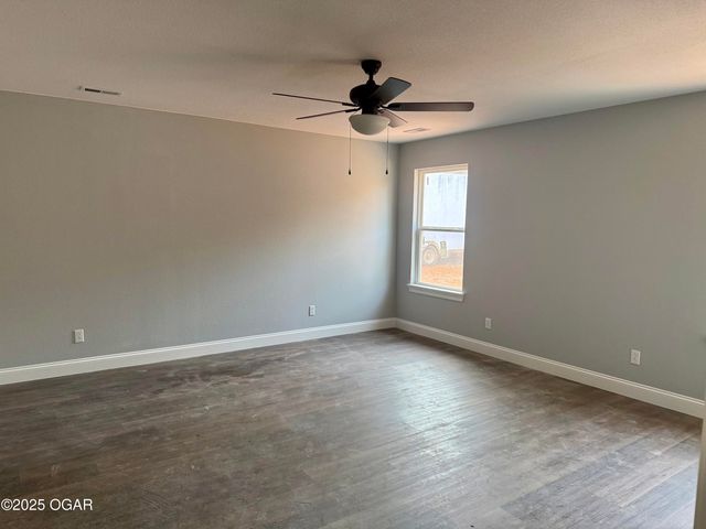 1204 Justin's Trail Road, Neosho, MO 64850