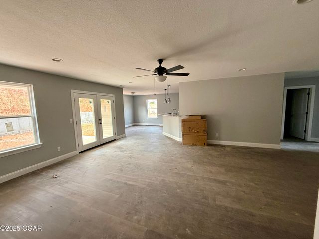 1204 Justin's Trail Road, Neosho, MO 64850