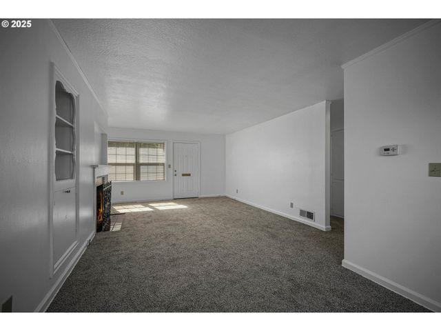 1908 Ne 72ND Ave, Portland, OR 97213