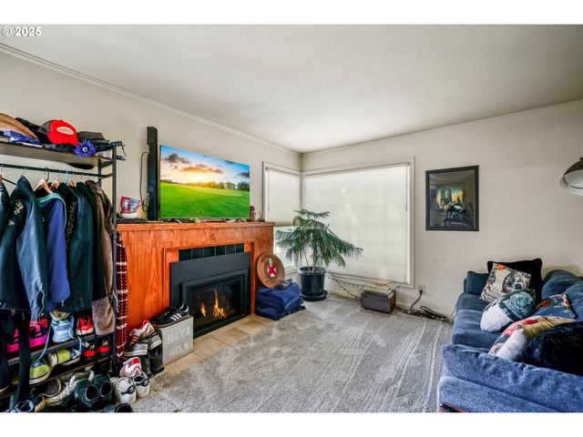 1908 Ne 72ND Ave, Portland, OR 97213