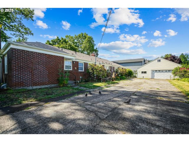 1908 Ne 72ND Ave, Portland, OR 97213