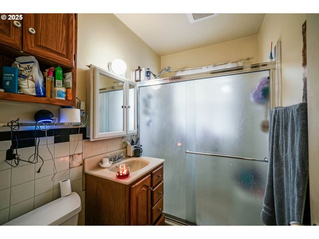 1908 Ne 72ND Ave, Portland, OR 97213