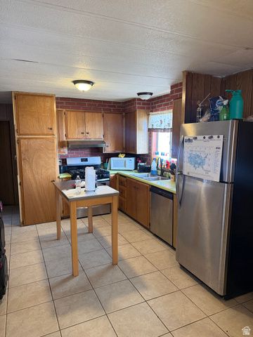 2491 N HIGHWAY 89, Pleasant View, UT 84404