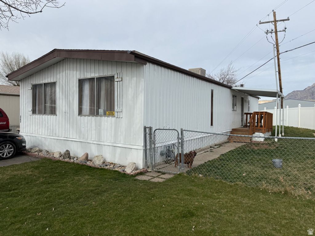2491 N HIGHWAY 89, Pleasant View, UT 84404