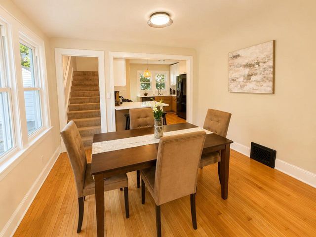 4937 N Hollywood AVENUE, Whitefish Bay, WI 53217
