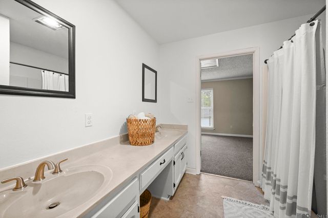 16649 Paint Ave, Greenwell Springs, LA 70739