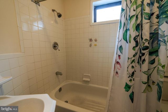 2646 SEPVIVA ST, Philadelphia, PA 19125