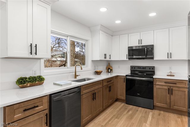 6486 Charles Road, North Olmsted, OH 44070