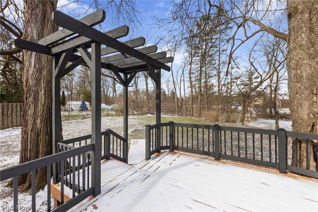 6486 Charles Road, North Olmsted, OH 44070