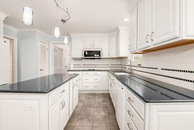 1960 Hythe Road, Columbus, OH 43220