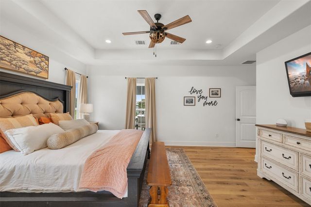 9075 Loop Road, Bellville, TX 77418