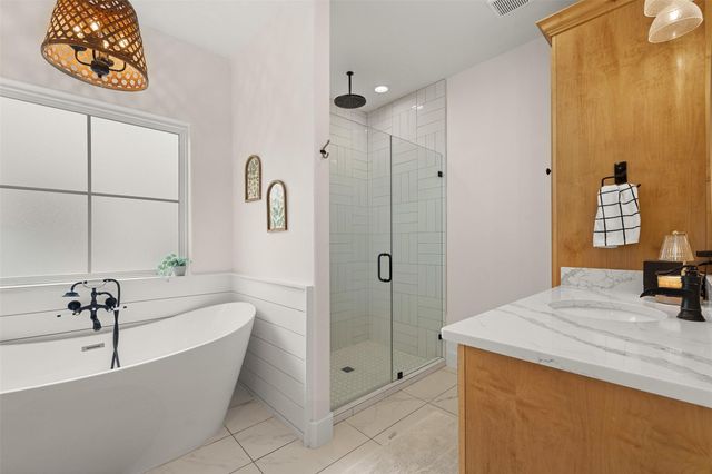 9075 Loop Road, Bellville, TX 77418