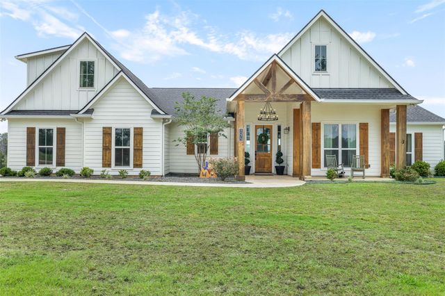 9075 Loop Road, Bellville, TX 77418