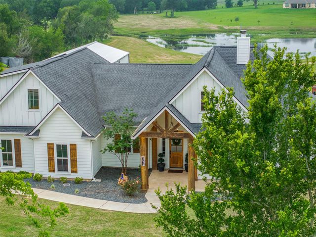 9075 Loop Road, Bellville, TX 77418
