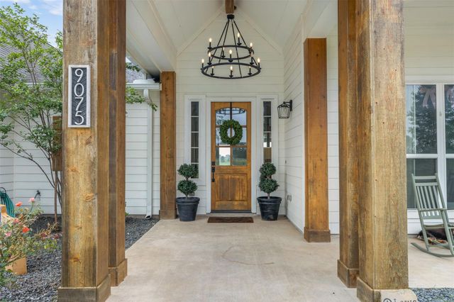 9075 Loop Road, Bellville, TX 77418
