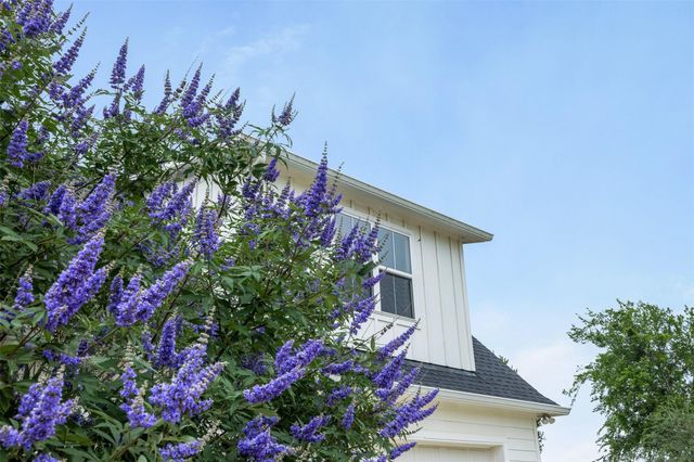 9075 Loop Road, Bellville, TX 77418