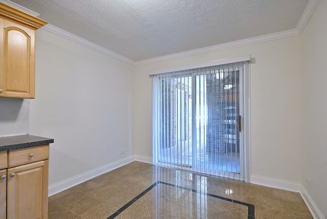 600 S York Street 2B, Elmhurst, IL 60126