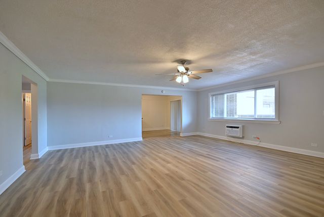 600 S York Street 2B, Elmhurst, IL 60126