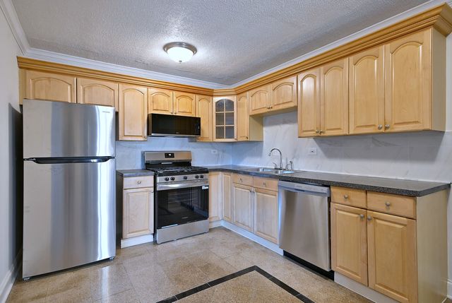 600 S York Street 2B, Elmhurst, IL 60126