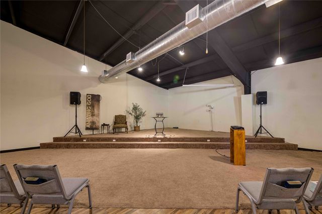 205 N Davis Street, Chico, TX 76431