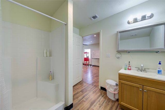 205 N Davis Street, Chico, TX 76431