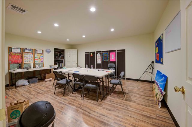 205 N Davis Street, Chico, TX 76431