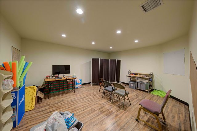 205 N Davis Street, Chico, TX 76431