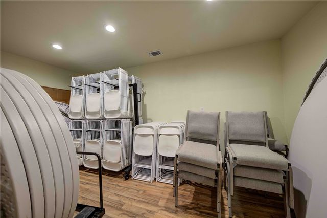 205 N Davis Street, Chico, TX 76431