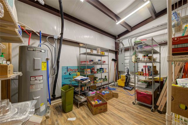 205 N Davis Street, Chico, TX 76431