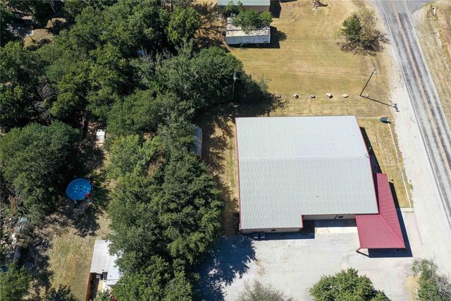 205 N Davis Street, Chico, TX 76431