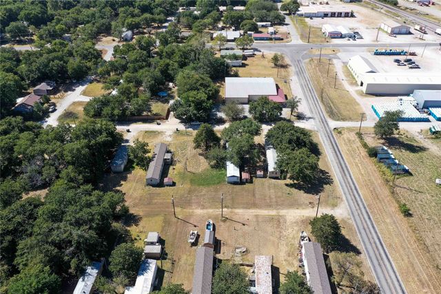 205 N Davis Street, Chico, TX 76431