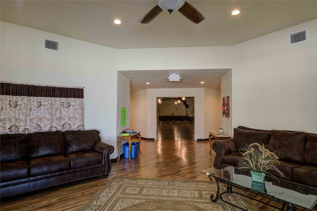 205 N Davis Street, Chico, TX 76431