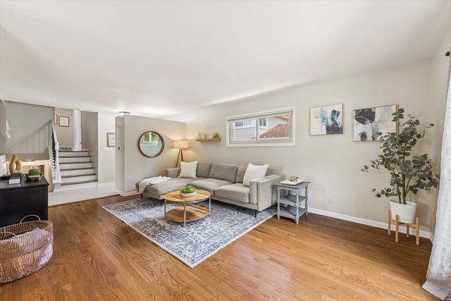 139 S Milton Avenue, Glen Ellyn, IL 60137