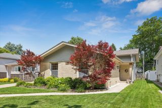 139 S Milton Avenue, Glen Ellyn, IL 60137
