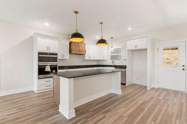 565 Bridle Path, Hartsville, TN 37074