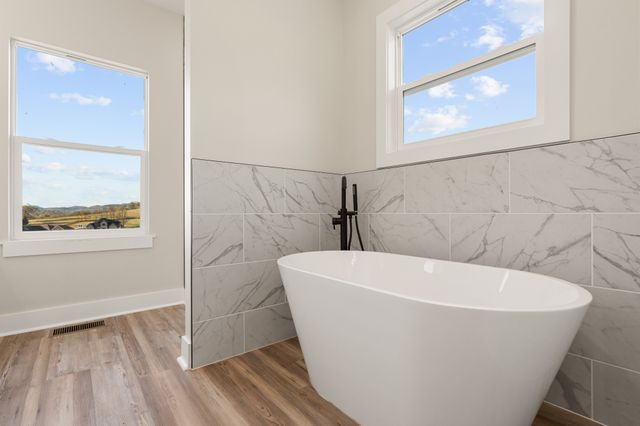 565 Bridle Path, Hartsville, TN 37074