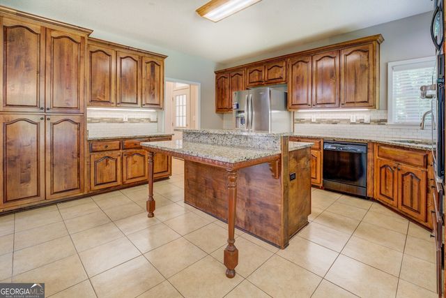 353 Crowell Road N, Covington, GA 30014