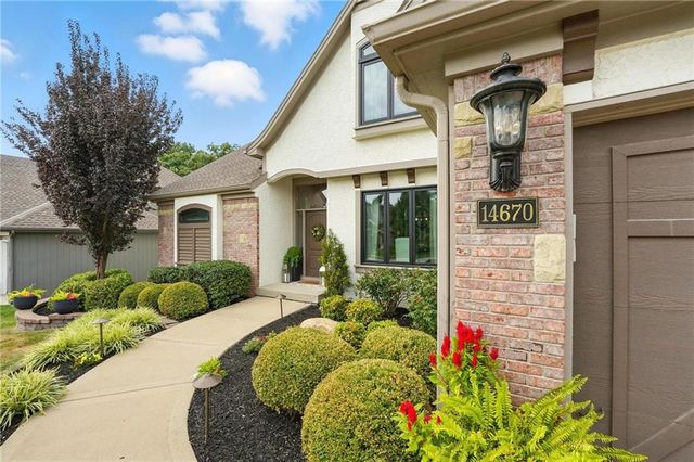 14670 NW 66th Street, Parkville, MO 64152