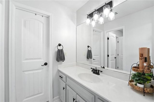 14670 NW 66th Street, Parkville, MO 64152