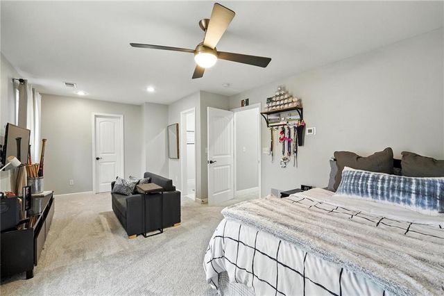 14670 NW 66th Street, Parkville, MO 64152