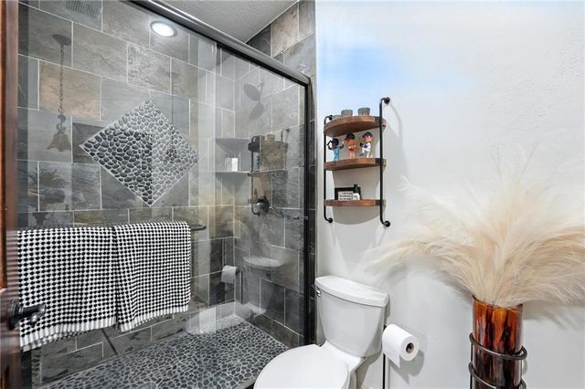 14670 NW 66th Street, Parkville, MO 64152