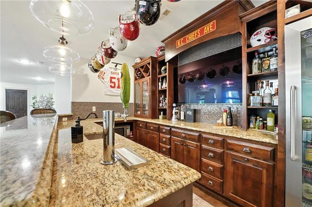 14670 NW 66th Street, Parkville, MO 64152