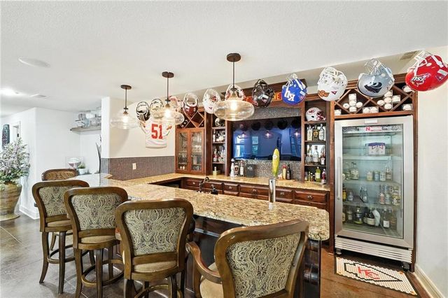 14670 NW 66th Street, Parkville, MO 64152