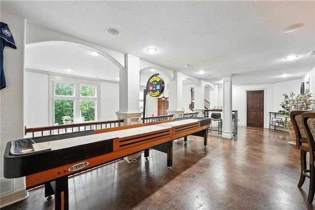 14670 NW 66th Street, Parkville, MO 64152