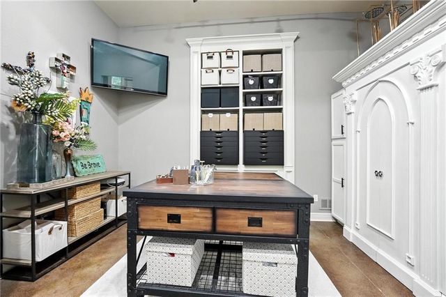 14670 NW 66th Street, Parkville, MO 64152