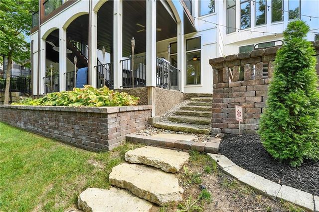 14670 NW 66th Street, Parkville, MO 64152