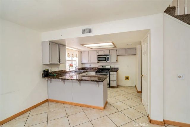 27495 Silverberry, Highland, CA 92346