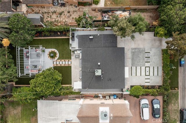22432 Burbank, Woodland Hills, CA 91367